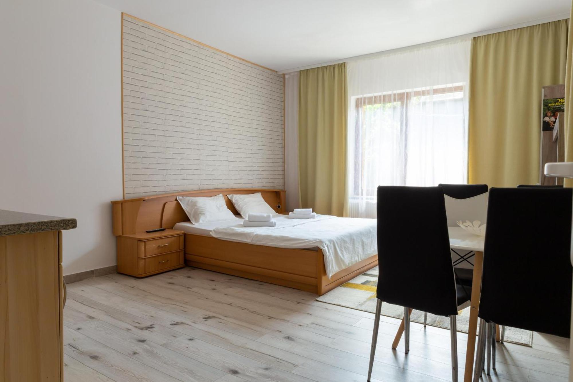 Hotel Casuta Din Braşov Exterior foto